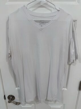 Men's V-Neck Short Sleeve Tee - White